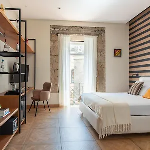 https://napolire.hotels-amalfi.com