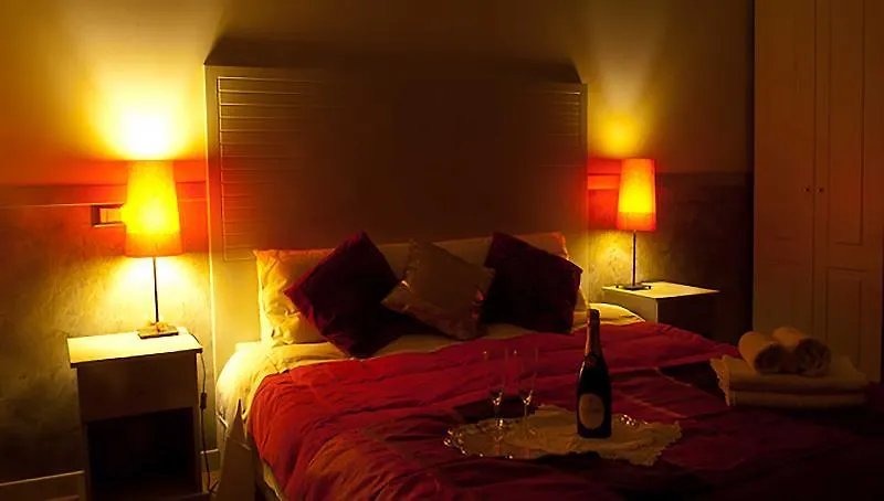 Domus Liberius - Rome Bed & Breakfast 2*,